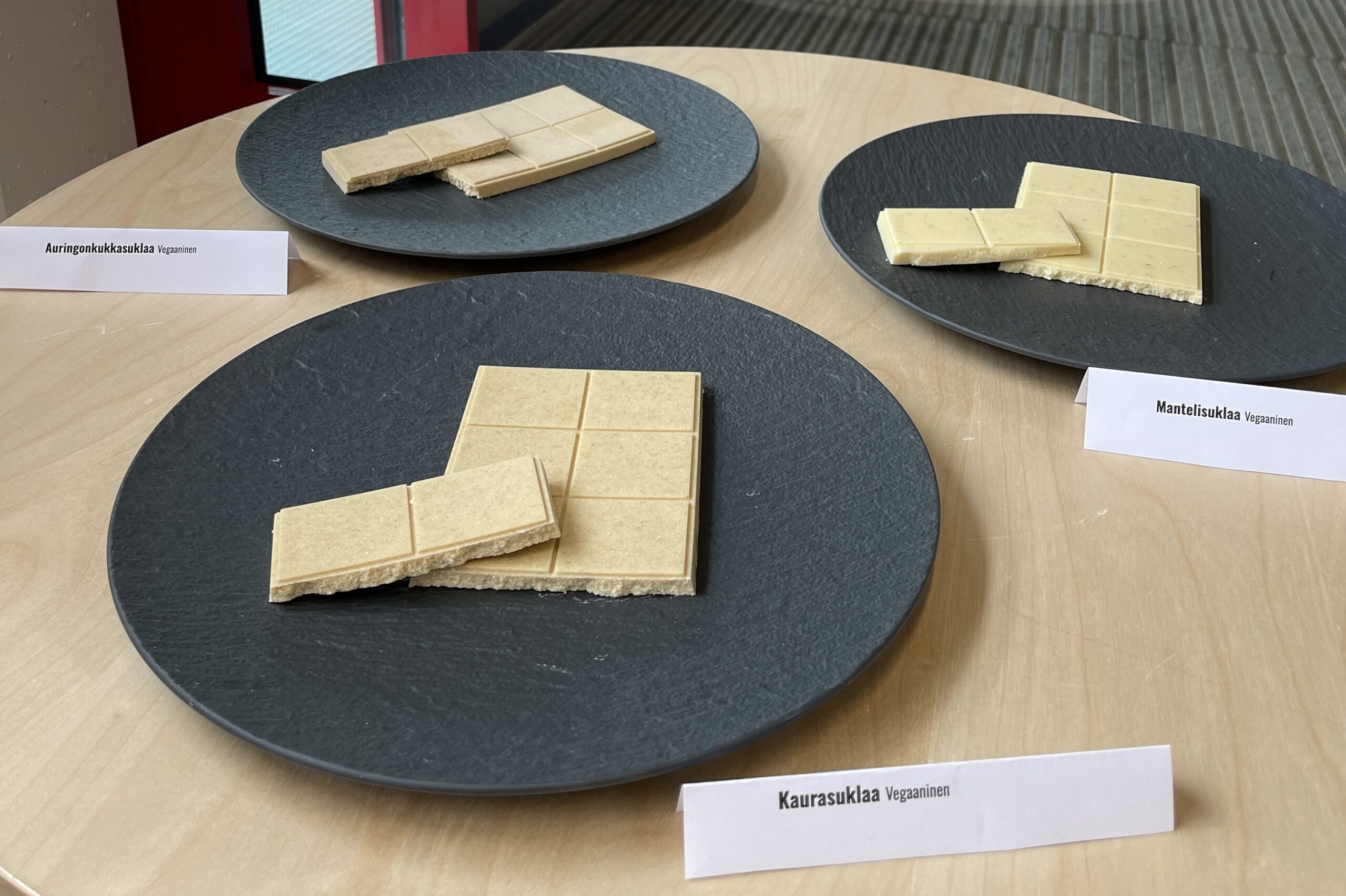 Vegaani valkosuklaa